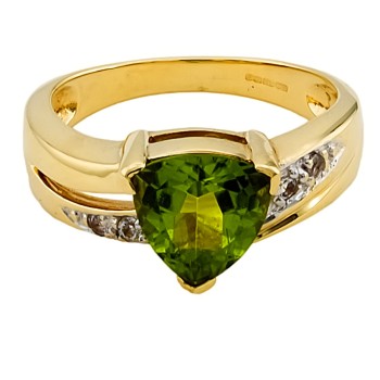 9ct Gold Peridot / Cubic Zirconia Ring size N